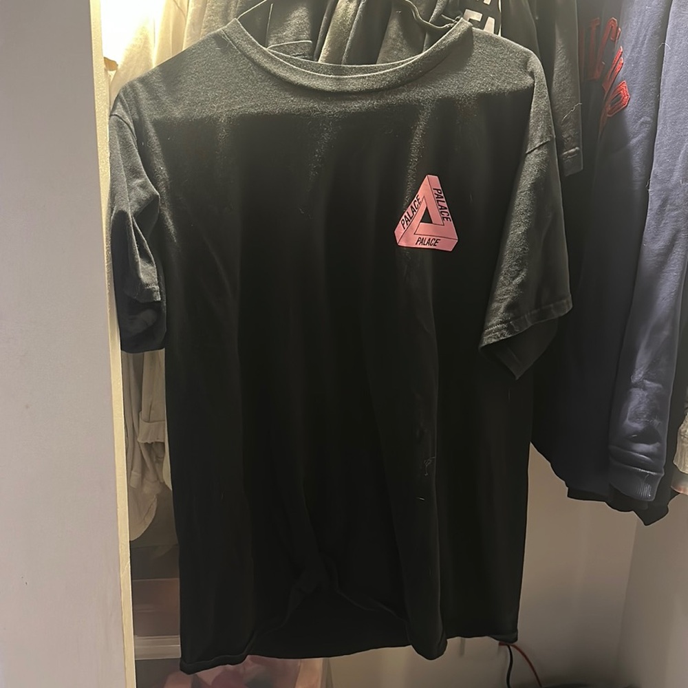 Palace tee